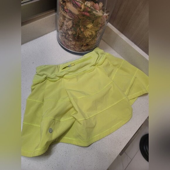 Lululemon Pace Rival Skirt (Regular) *4-way Stretch 13" Lemon Vibe Sz 4 - Picture 2 of 4